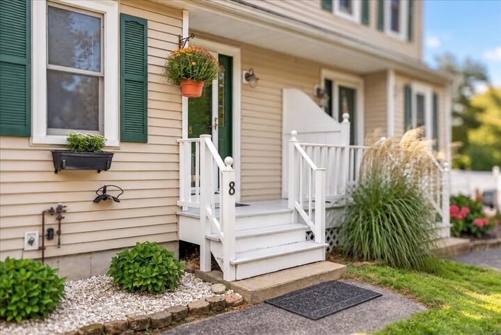 Property Photo:  8 Craig St 8  MA 02360 