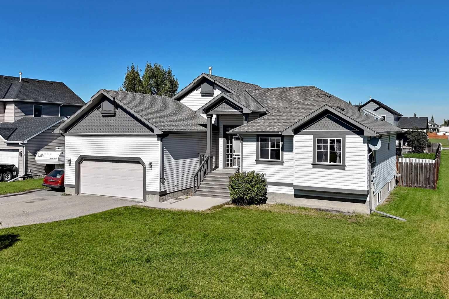 Property Photo: 12 Welshimer Crescent NE AB T0J 1X1