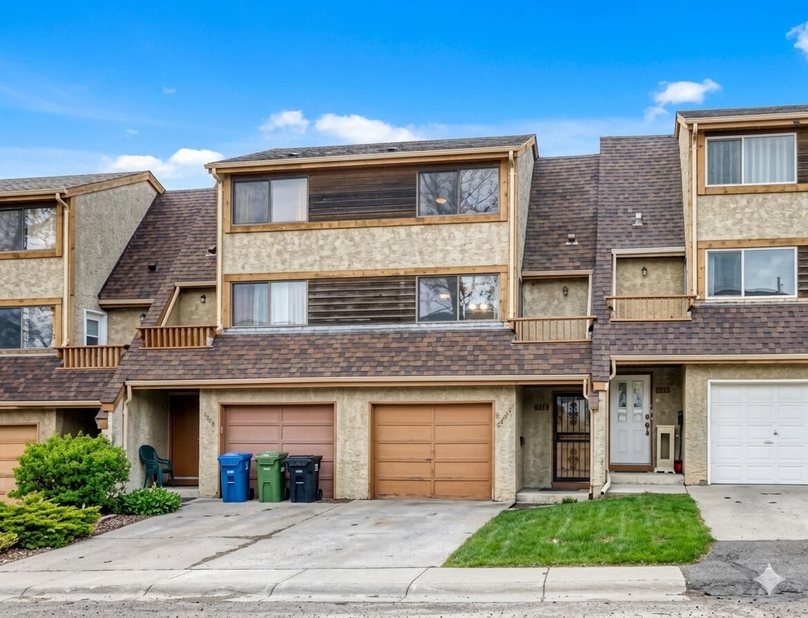 Property Photo: 6909 Ranchero Road NW AB T3G 1J6