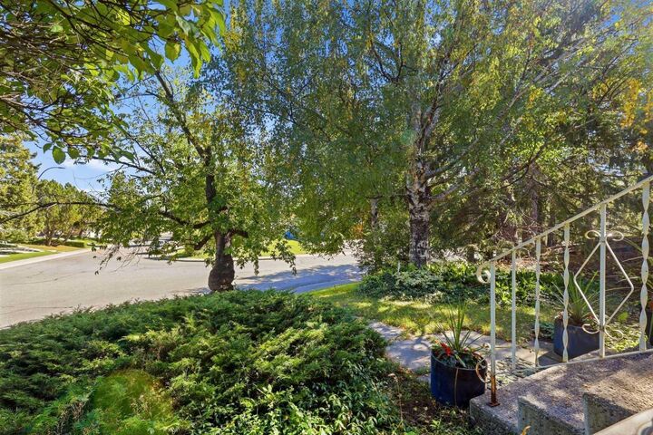 Property Photo:  944 Canna Crescent SW  AB T2W 1N9 