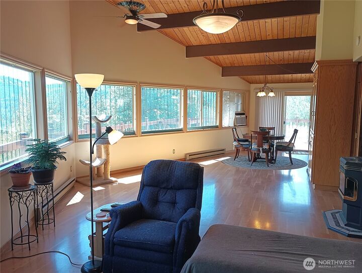 Property Photo:  680 E Delaware Avenue  WA 99166 
