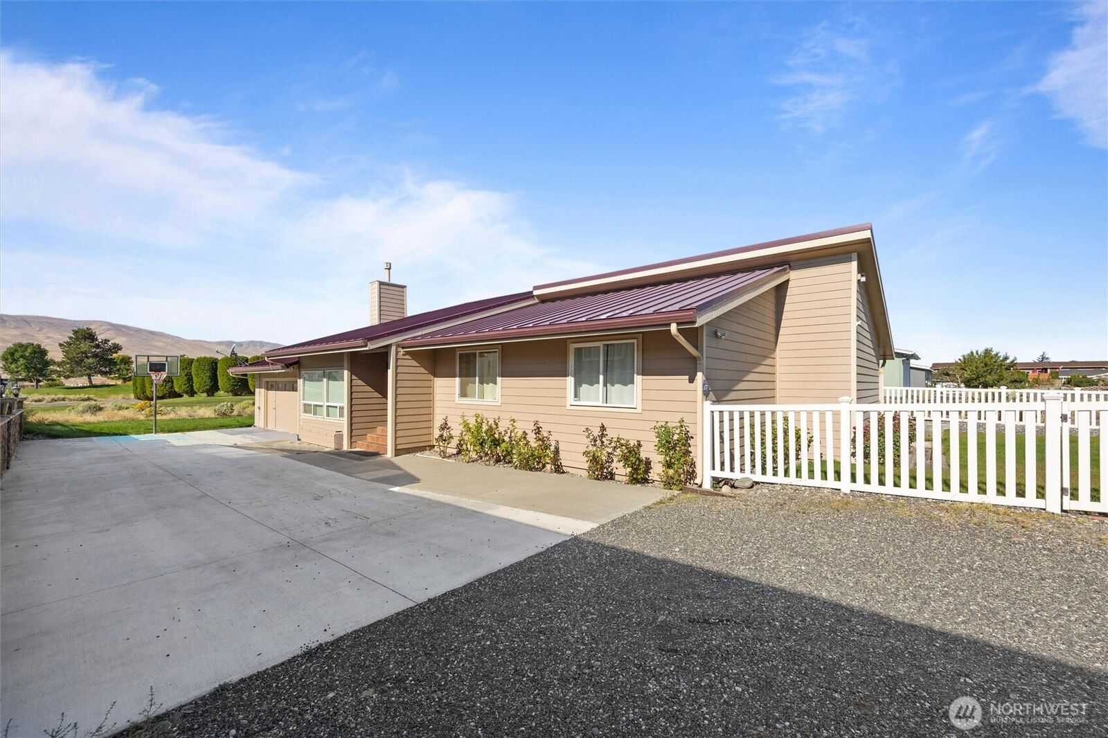 Property Photo:  210 SW Pear Place  WA 99349 