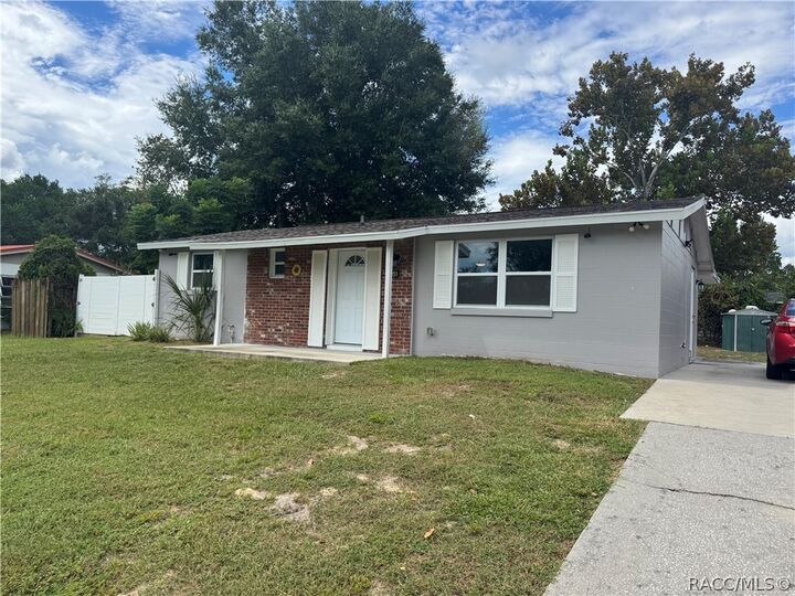 Property Photo: 3851 SW 147th Lane Road FL 34473