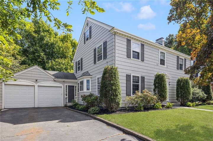 Property Photo: 552 East Avenue RI 02860