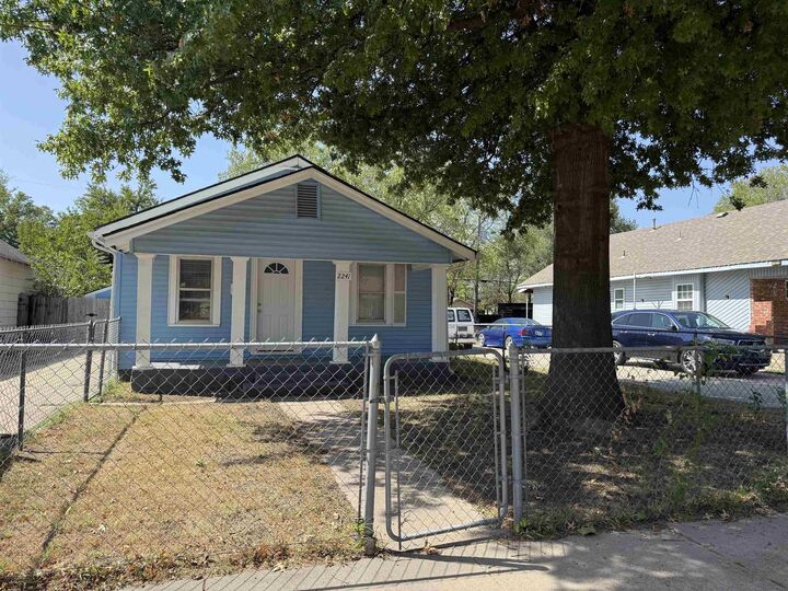 Property Photo: 2241 N Mascot Ave KS 67204-5912