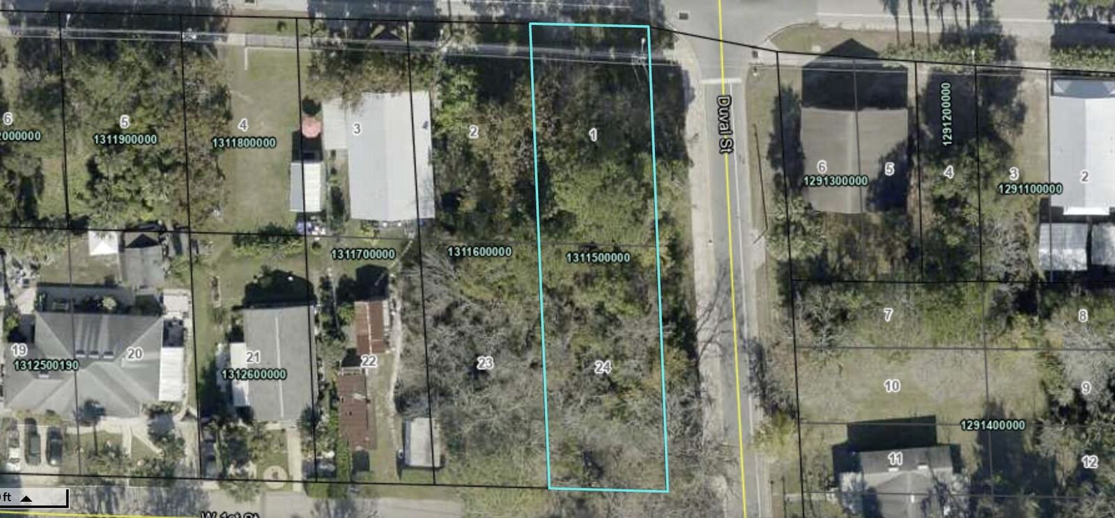 Property Photo:  801 W King  FL 32084 