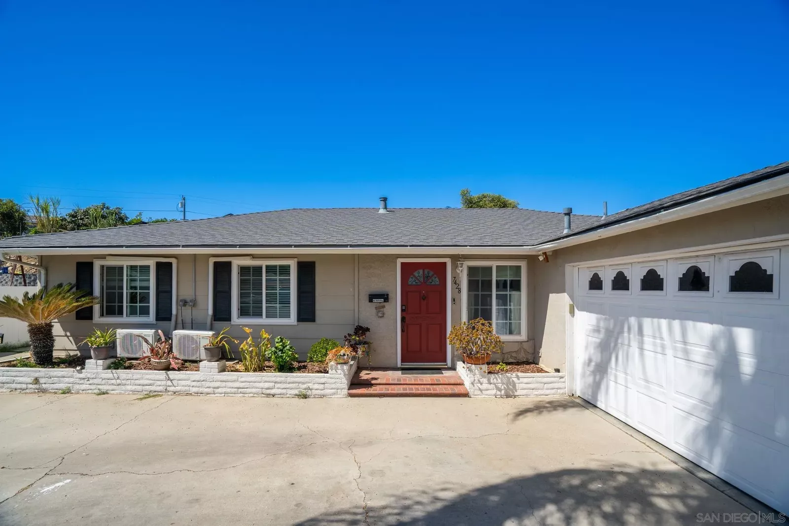 Property Photo: 7428 Forton CA 92111