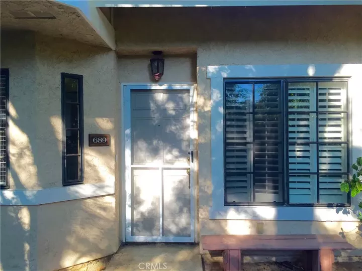 Property Photo:  689 W Sierra Madre  CA 91024 
