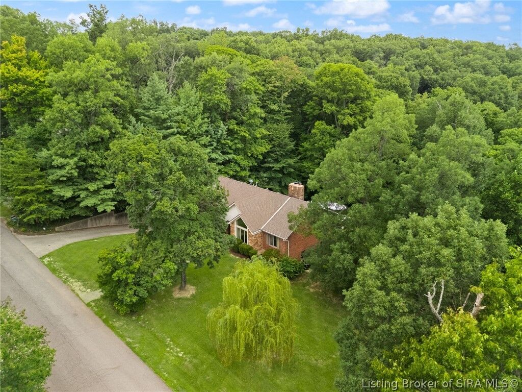 Property Photo:  1105 Pinewood Drive  IN 47136 