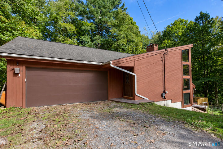 Property Photo:  220 Richards Road  CT 06057 
