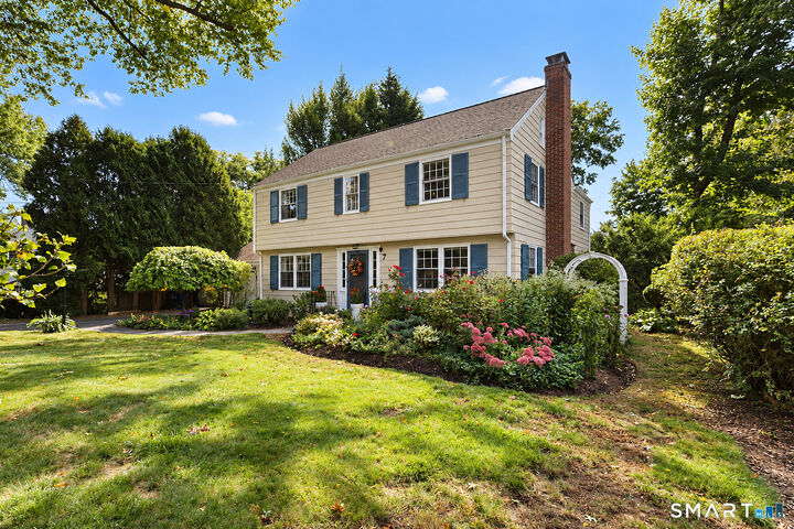 Property Photo:  7 Braintree Drive  CT 06117 