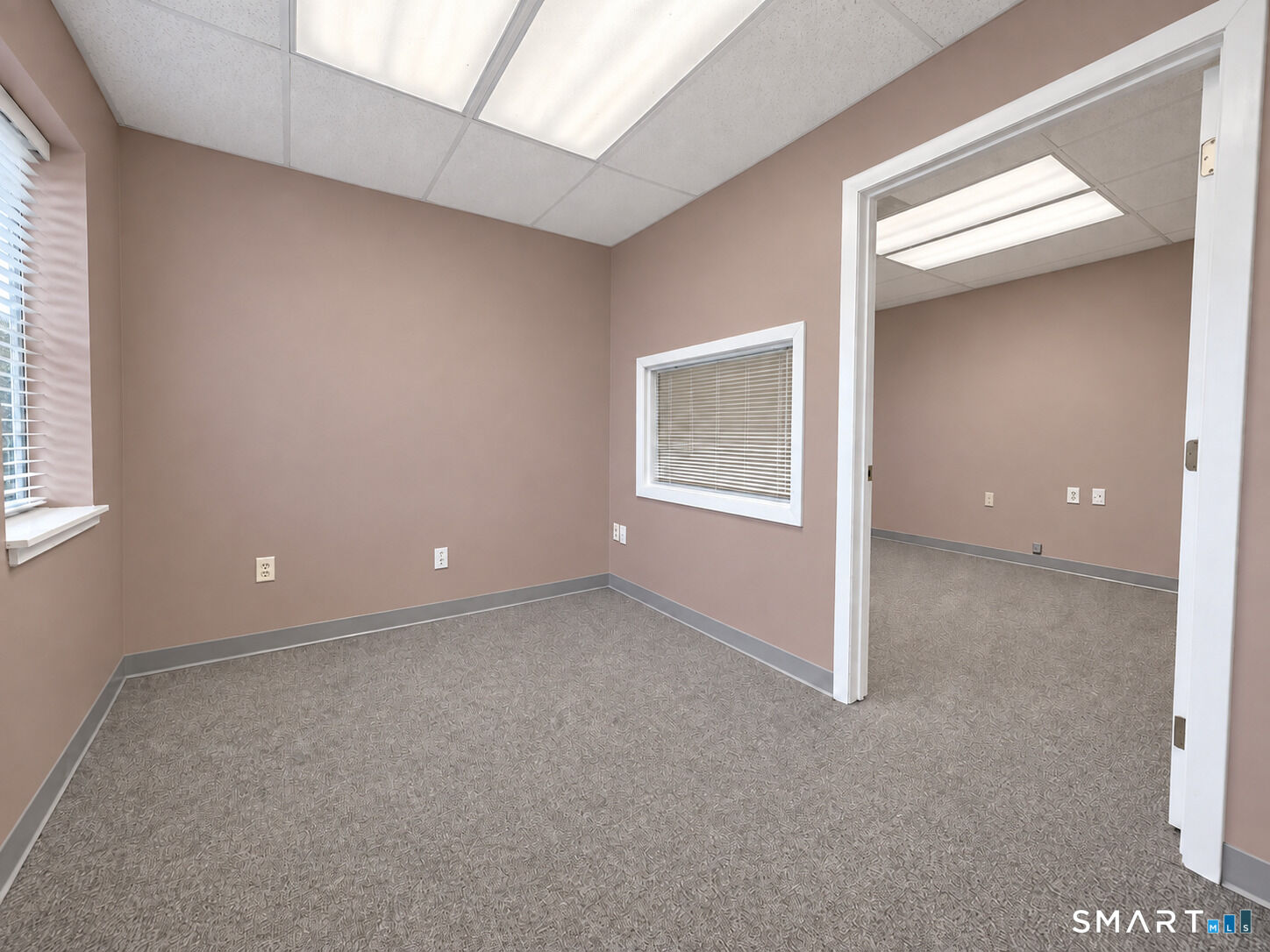 Property Photo: 1001 Farmington Avenue 103 CT 06010