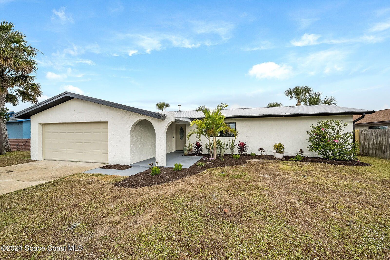 Property Photo:  1730 E Riviera Drive  FL 32952 
