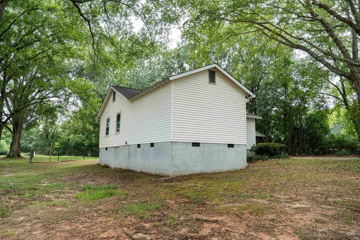 Property Photo: 180 Brock Street SC 29349