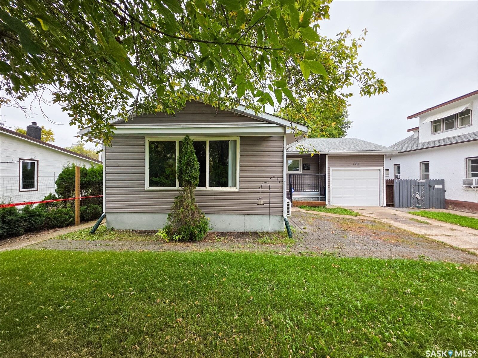 Property Photo: 138 6th Avenue E SK S0A 2P0