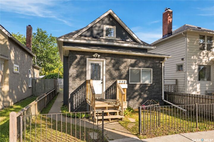 Photo de la propriété:  328 I Avenue S  SK S7M 1Y2 