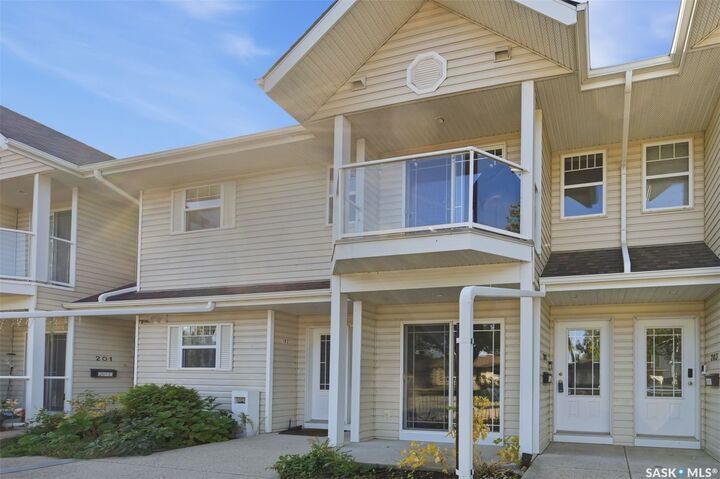 Property Photo: 141 105th Street W 202 F SK S7N 1N3