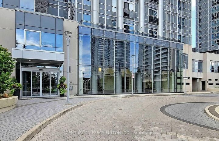Property Photo:  255 Village Green Square 2405  ON M1S 0L7 