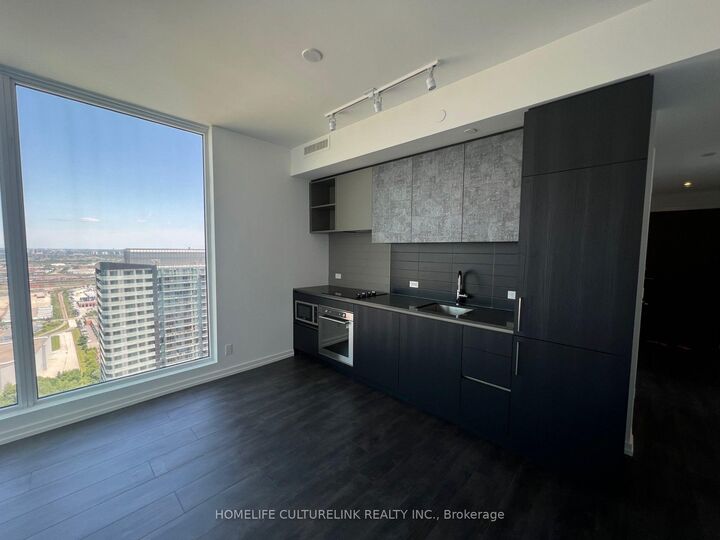 Property Photo:  1000 Portage Parkway 4203  ON L4K 0L1 