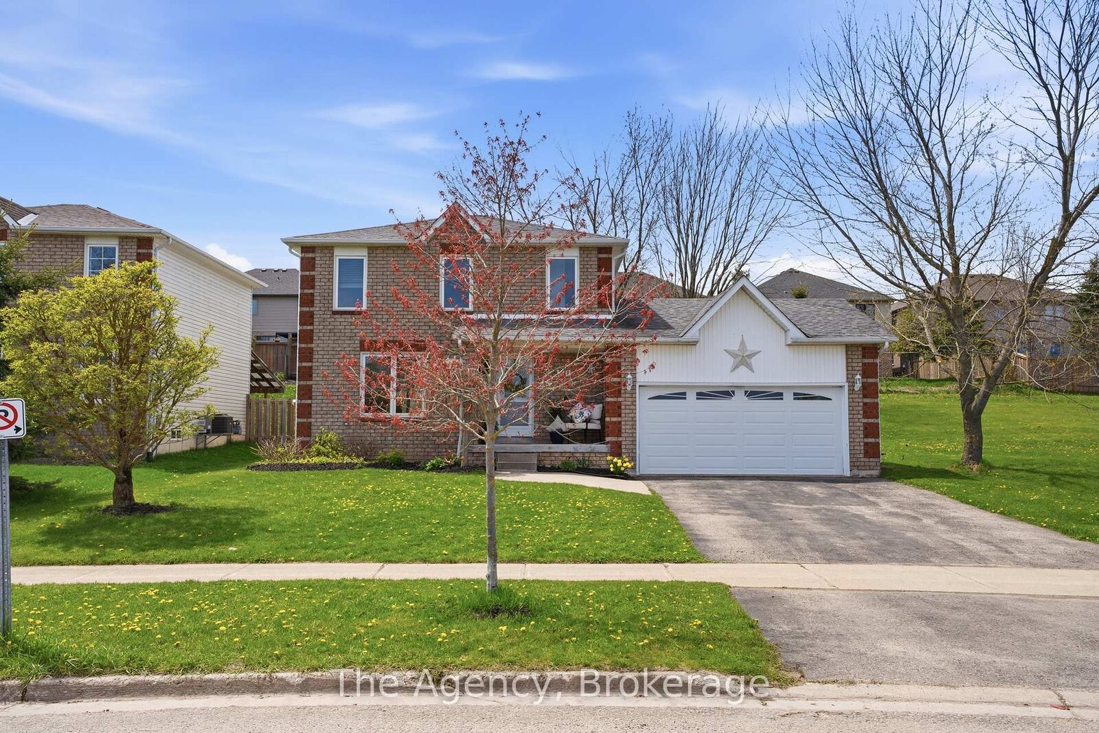 Property Photo:  110 Leeson Street S  ON L0N 1G0 