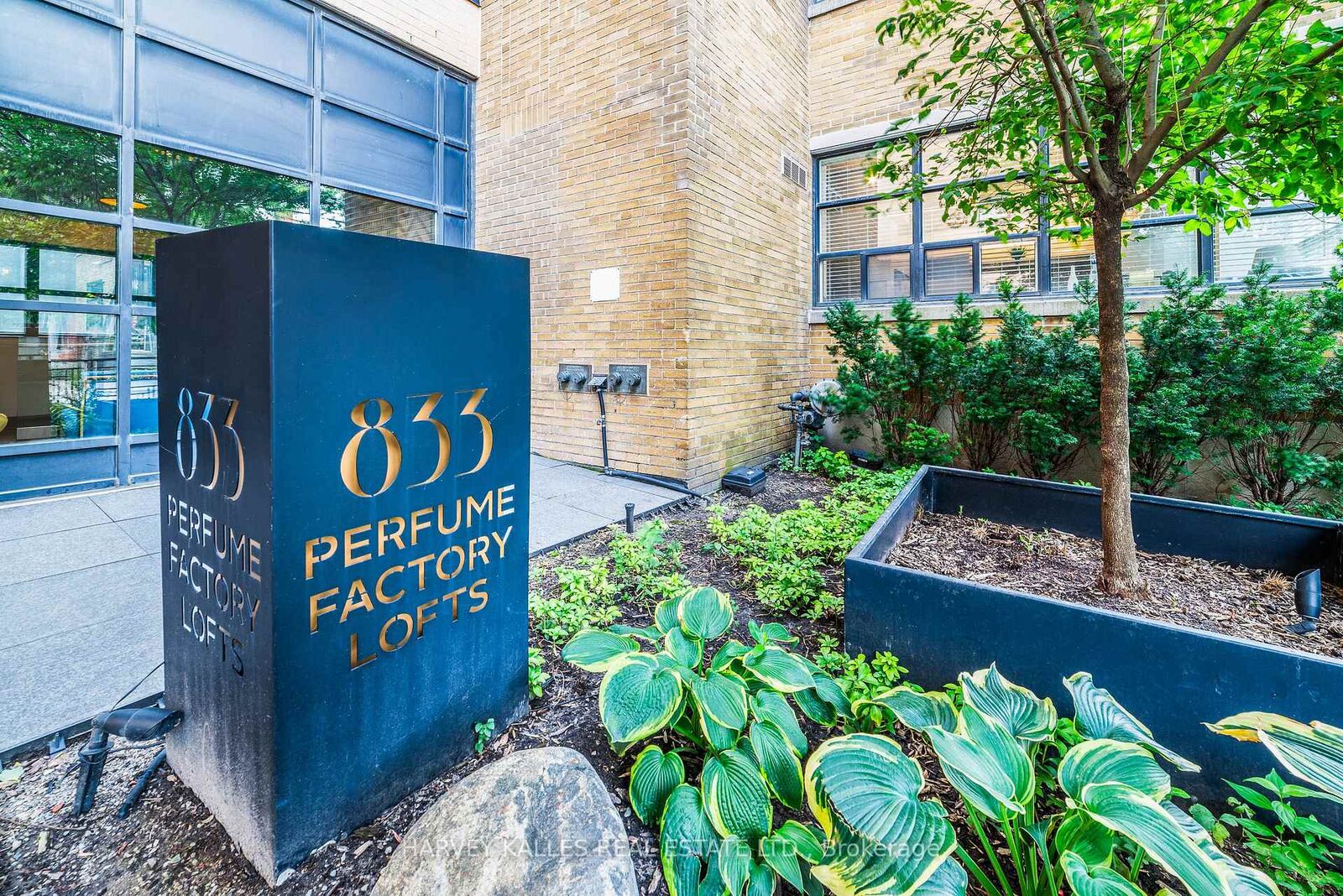 Property Photo: 833 King Street W 405 ON M5V 1N9