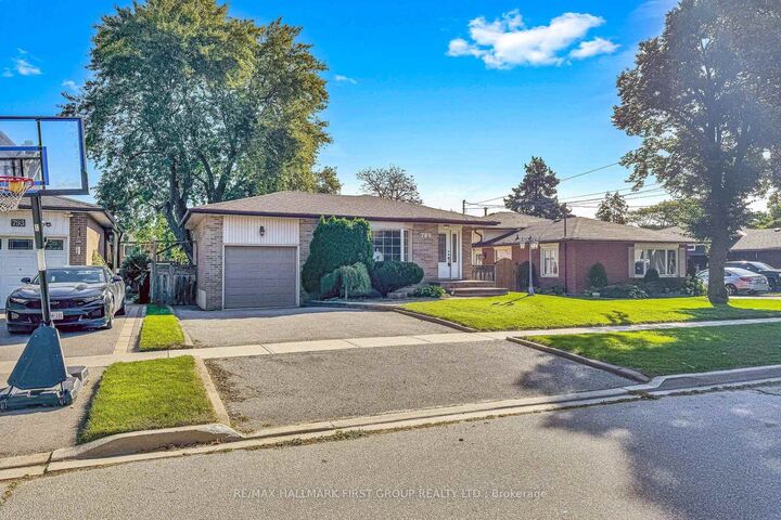 Property Photo:  789 Hillcrest Road  ON L1W 2P5 