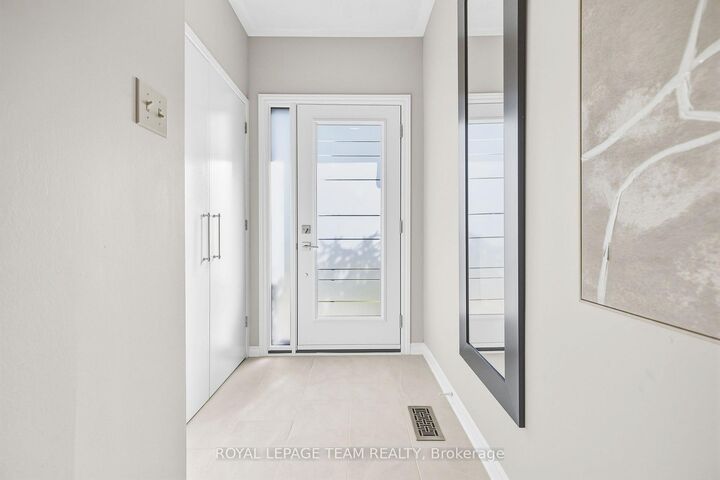 Property Photo:  2A Weslock Way  ON K2K 2N7 