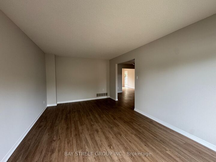 Property Photo:  2034 Oxford Avenue  ON L6H 4K7 