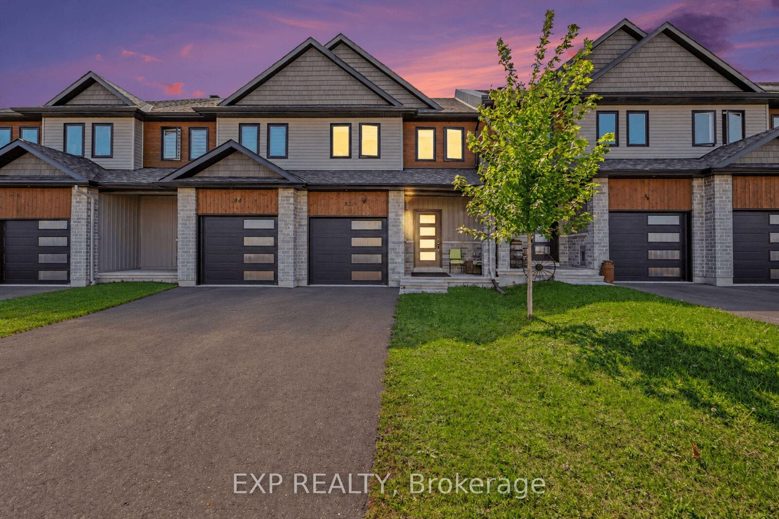 Property Photo:  82 Morgan Clouthier Way  ON K7S 0K1 