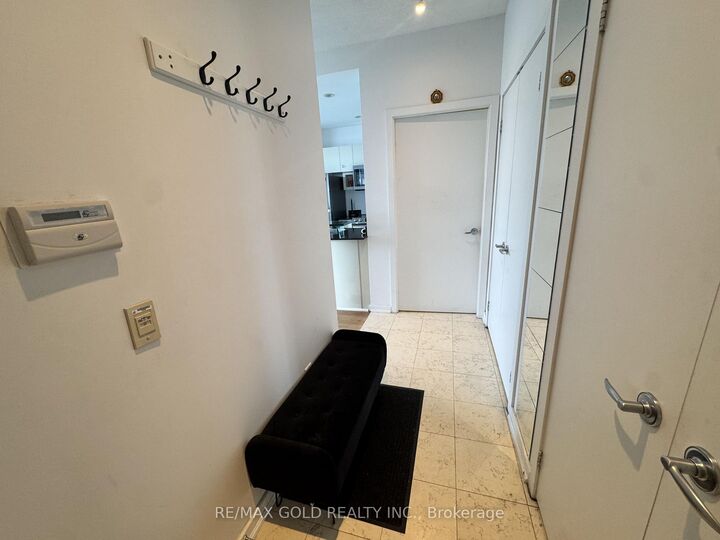 Property Photo:  8 York Street 2613  ON M5J 2Y2 