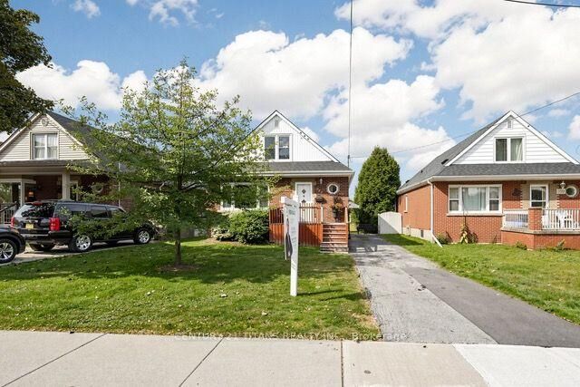 Property Photo:  357 East 17th Street  ON L9A 4N1 