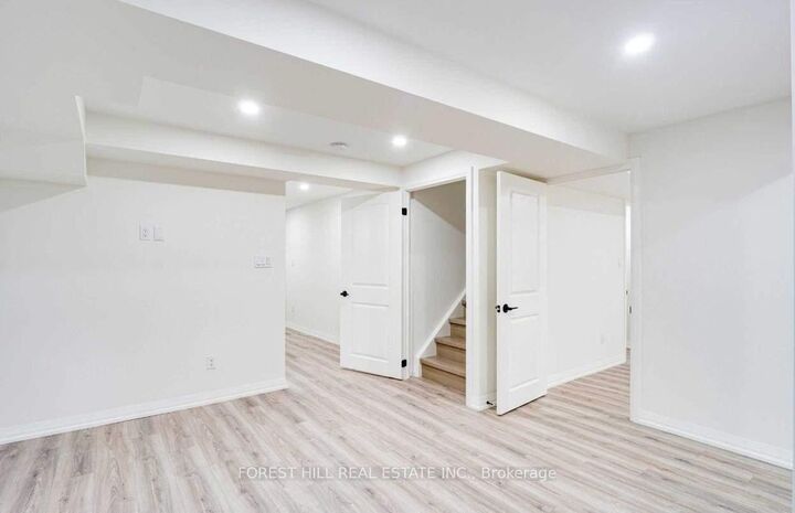 Property Photo: 121 Timberwolf Crescent Lower ON L4H 2W1
