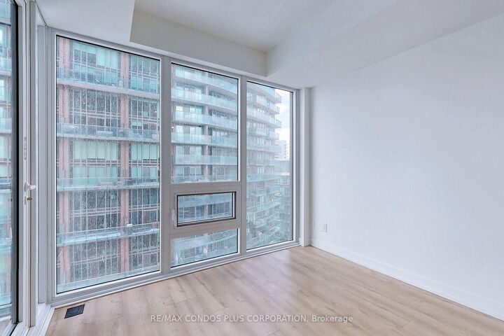 Property Photo:  135 East Liberty Street 1409  ON M6K 0G7 