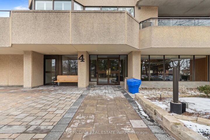 Property Photo: 4 Willow Street 807 ON N2J 1V5