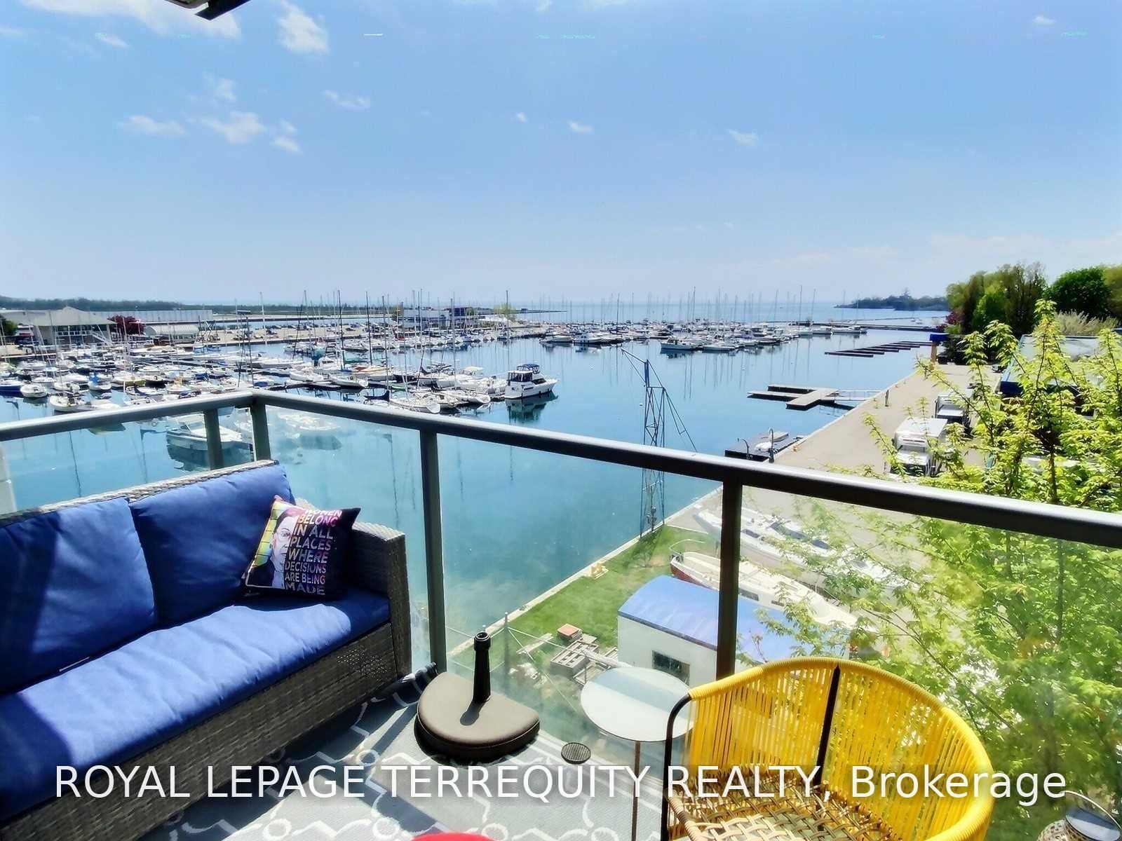 Property Photo:  90 Stadium Road 423  ON M5V 3W5 