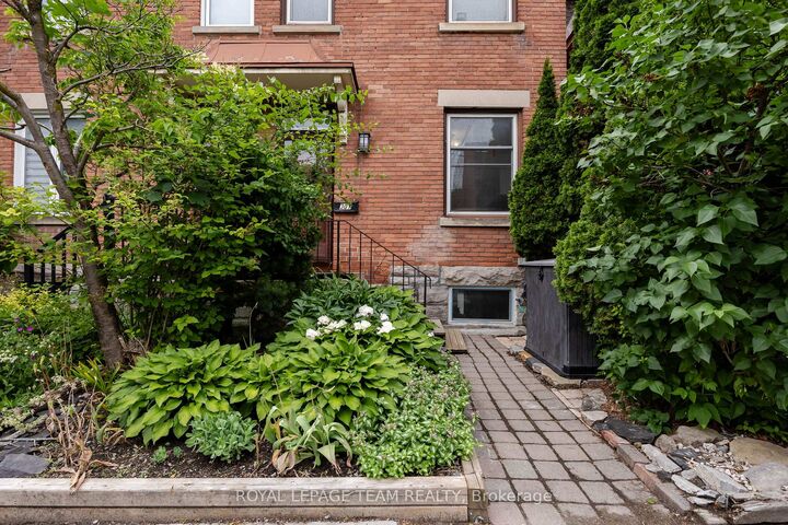 Property Photo:  301 Somerset Street E  ON K1N 6V9 