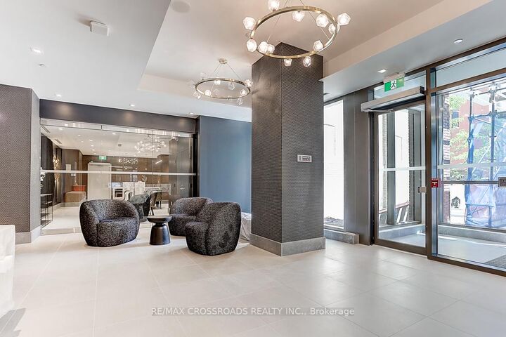 Property Photo:  8 Widmer Street 1911  ON M5V 0W6 