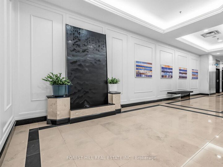 Property Photo: 8 Hillcrest Avenue 1206 ON M2N 6Y6