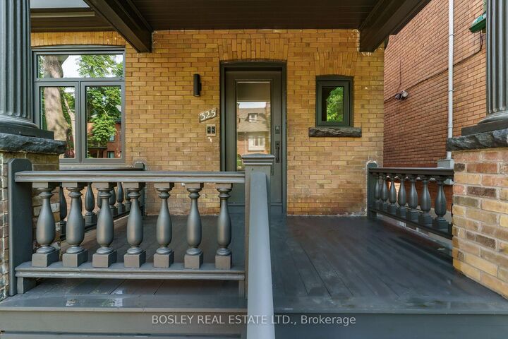 Property Photo:  325 Brunswick Avenue Upper  ON M5R 2Z1 