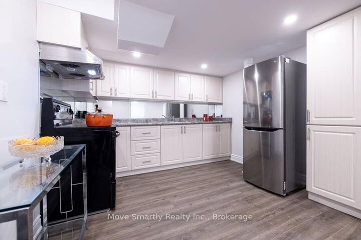 Property Photo:  131 Bentwood Crescent Lower  ON L4J 8R5 