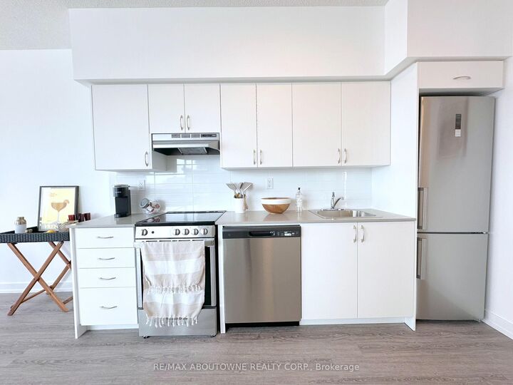 Property Photo:  2 River Plate Street 1403  ON L1S 0G6 