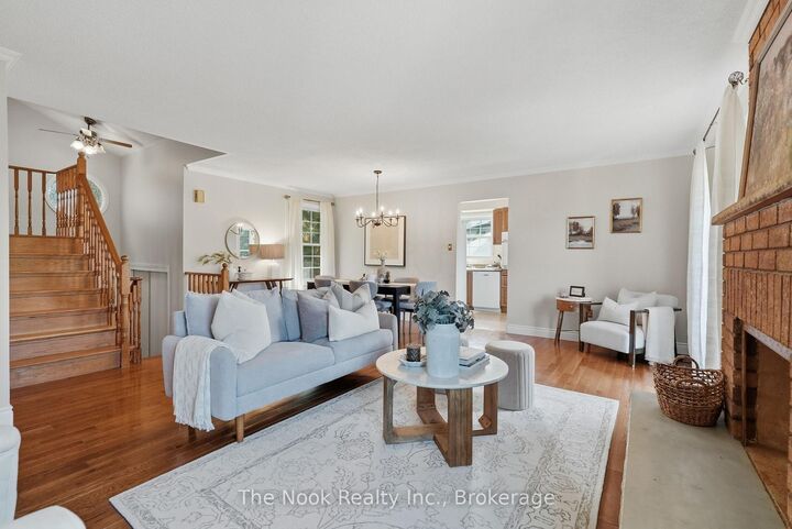 Property Photo:  45 Bernick Crescent  ON L4A 6C6 