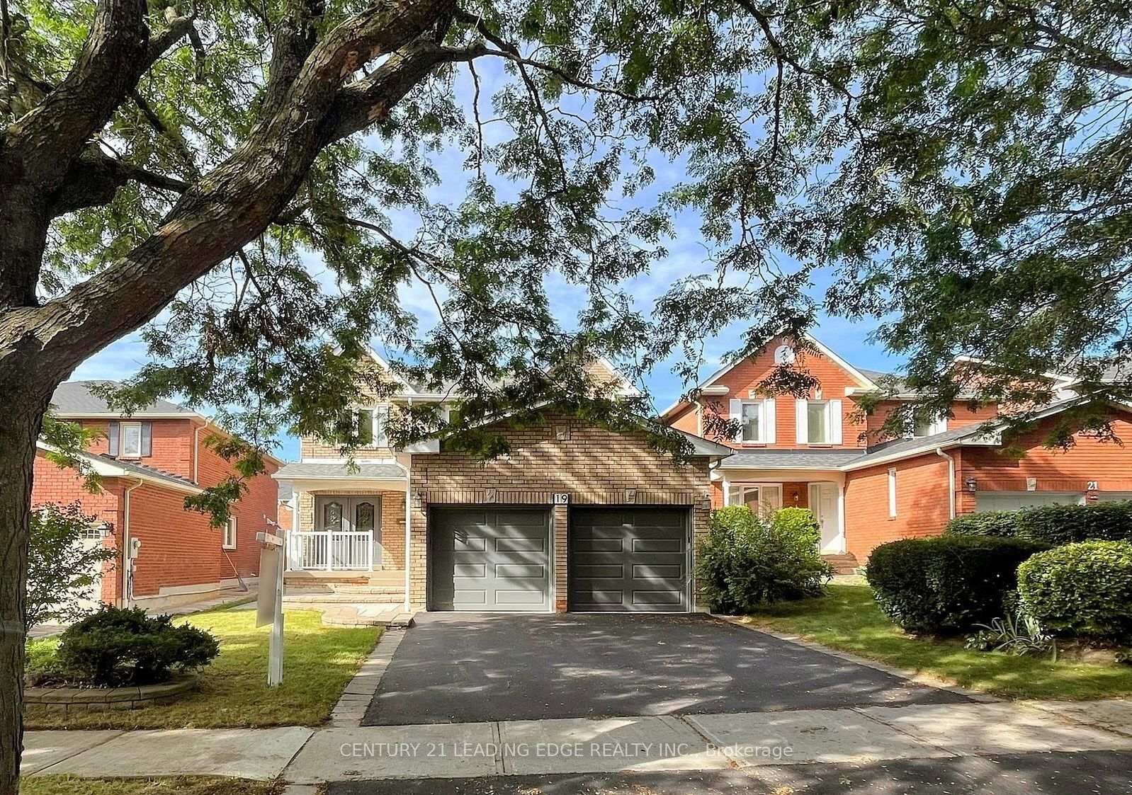 Property Photo:  19 Mantell Crescent Bsmt  ON L1T 3N6 