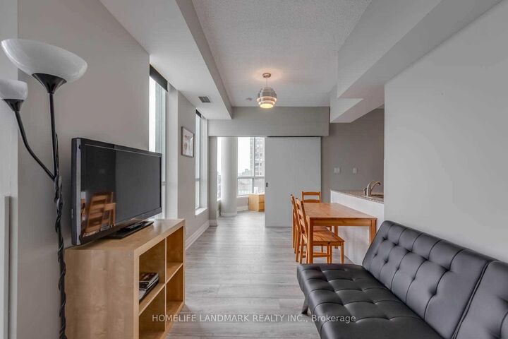 Property Photo:  230 Queens Quay W 2320  ON M5J 2Y7 