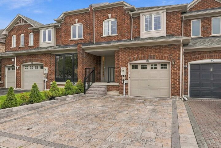 Property Photo:  88 Matteo David Drive  ON L4S 2S9 