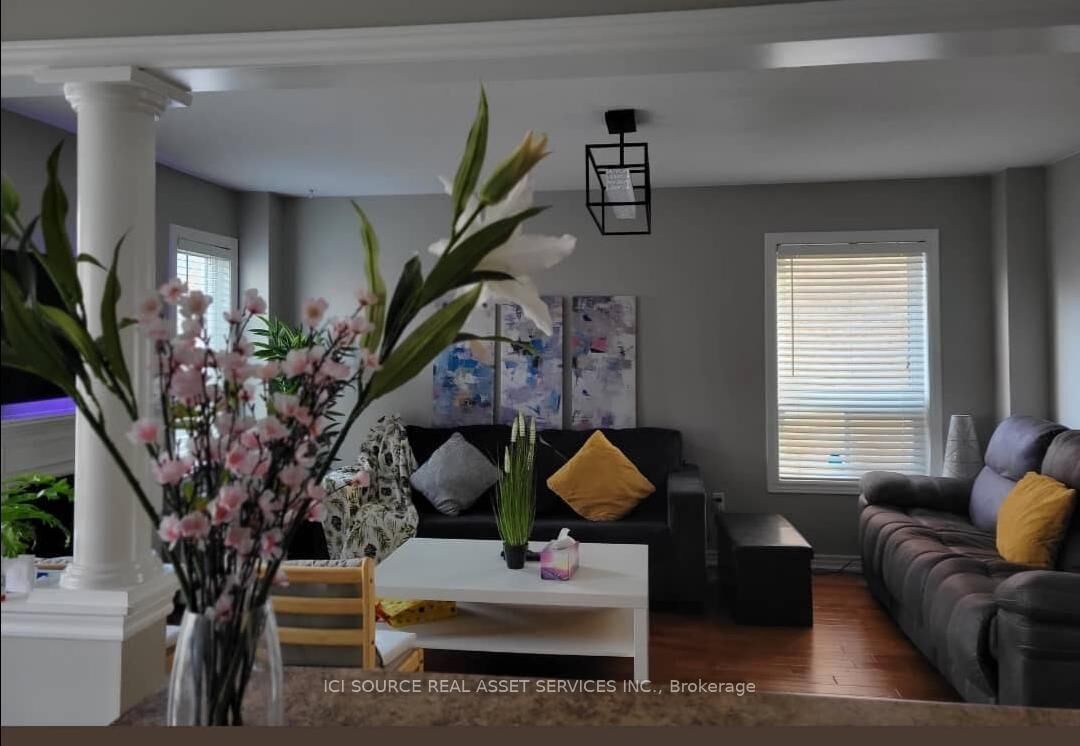 Property Photo:  108 Aylesworth Avenue  ON L1E 3J8 