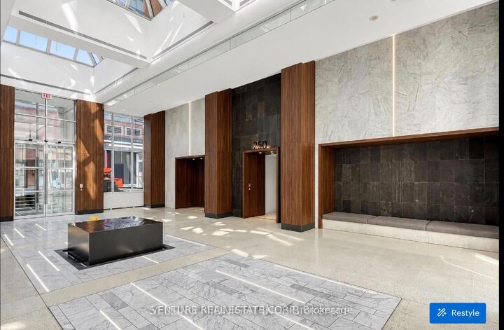 Property Photo:  250 Wellington Street W 431  ON M5V 3P6 