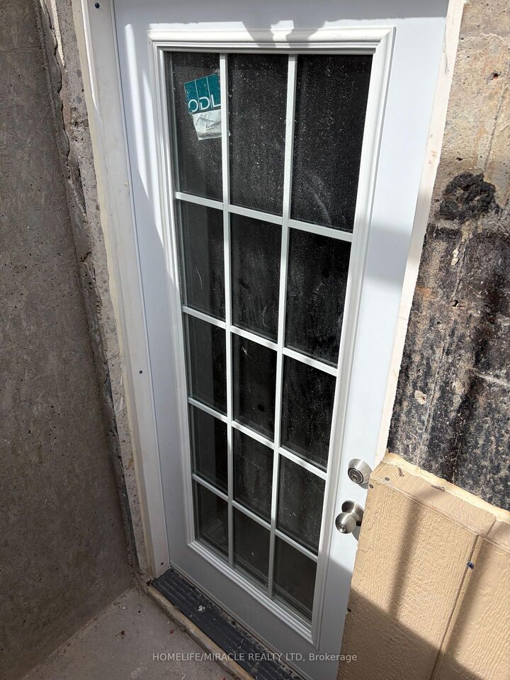 Property Photo:  49 Ponymeadow (Bsmt) Way Bsmt  ON L6X 0M5 