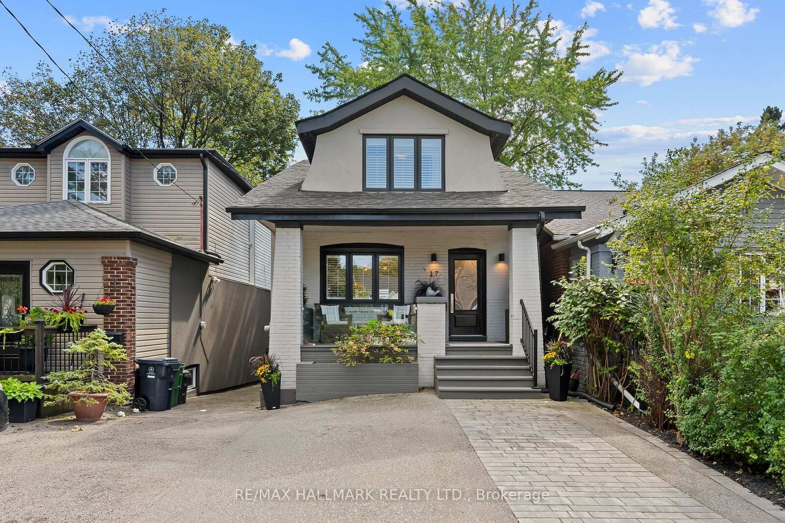 Property Photo:  17 Beachdale Avenue  ON M1N 1V7 