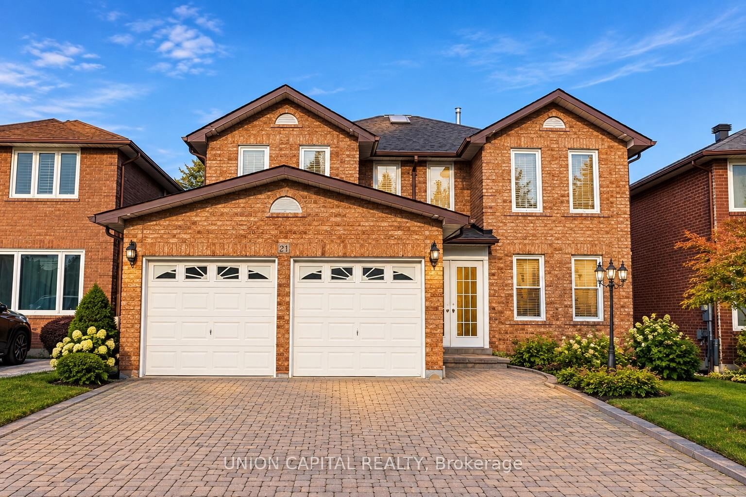 Property Photo:  21 Strawberry Hills Drive  ON M1V 3X9 